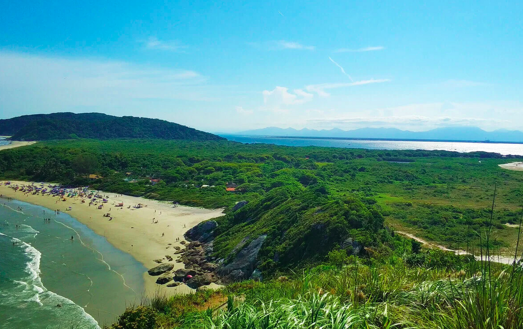Curitiba com Trem pela Serra do Mar e Ilha do Mel